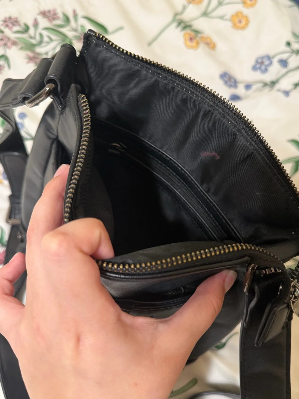 GUESS Mini Black Crossbody Bag - Picture 6 of 10